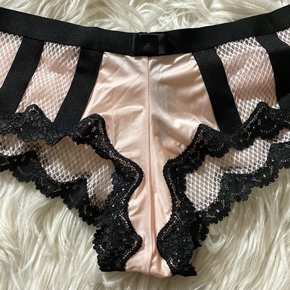 Victoria’s Secret Dream Angels Bra Fishnet Lace VS Bra & VS Panty Set NEW!! - Picture 9 of 16